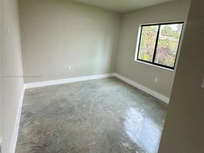 929 NW 60th St, Miami FL 33127
