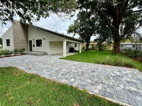 929 NW 60th St, Miami FL 33127