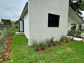 929 NW 60th St, Miami FL 33127