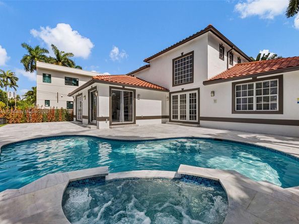1350 Hollywood Blvd, Hollywood FL 33019