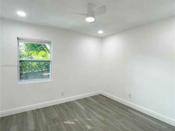 7915 NW 73rd Ave, Tamarac FL 33321