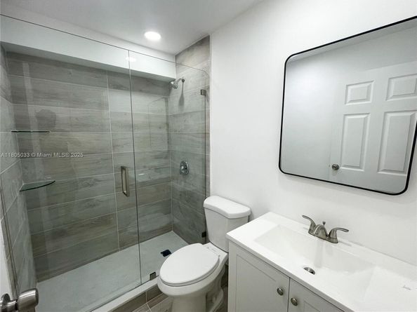 7915 NW 73rd Ave, Tamarac FL 33321