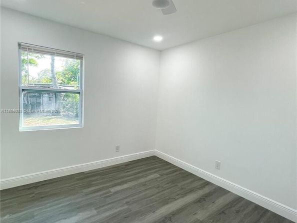 7915 NW 73rd Ave, Tamarac FL 33321