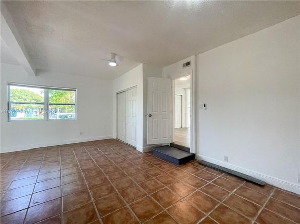 7915 NW 73rd Ave, Tamarac FL 33321
