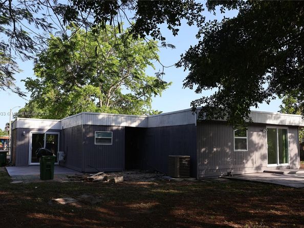 7915 NW 73rd Ave, Tamarac FL 33321