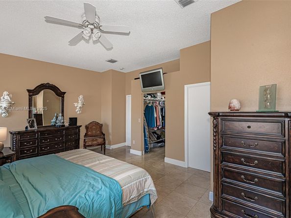 2188 NW 158th Ave, Pembroke Pines FL 33028