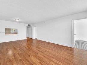 1170 NE 191st St 24, Miami FL 33179