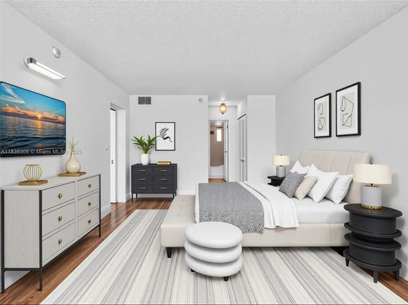 1170 NE 191st St 24, Miami FL 33179