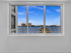 1170 NE 191st St 24, Miami FL 33179