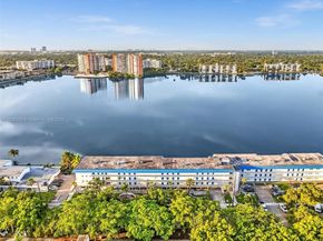 1170 NE 191st St 24, Miami FL 33179