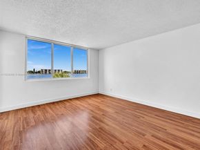 1170 NE 191st St 24, Miami FL 33179