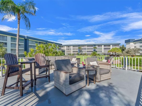 3301 Spanish Trl 207, Delray Beach FL 33483