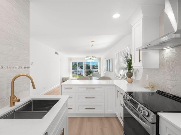 3301 Spanish Trl 207, Delray Beach FL 33483
