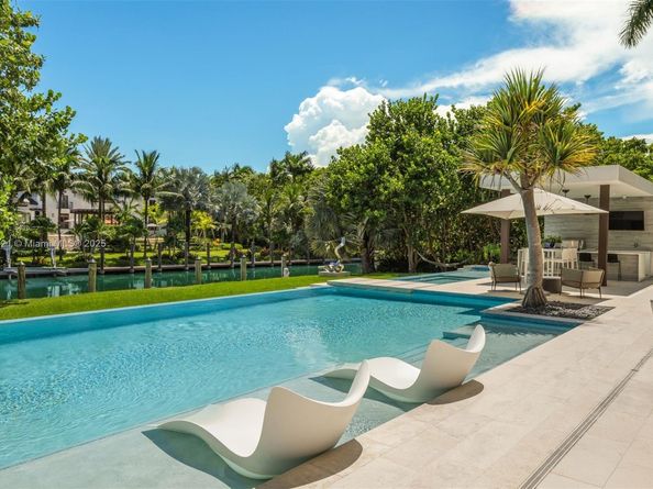 540 Leucadendra Dr, Coral Gables FL 33156
