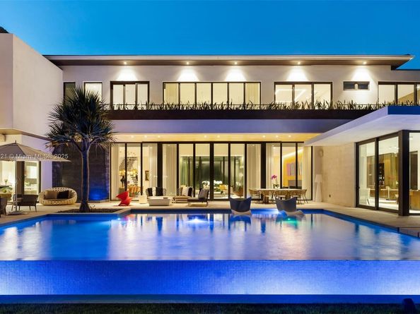 540 Leucadendra Dr, Coral Gables FL 33156
