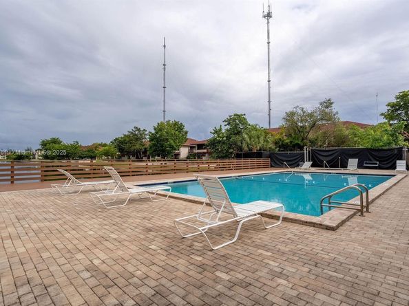 430 NW 214th St 101, Miami Gardens FL 33169