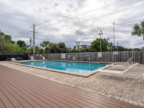 430 NW 214th St 101, Miami Gardens FL 33169