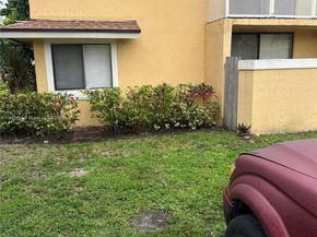 430 NW 214th St 101, Miami Gardens FL 33169