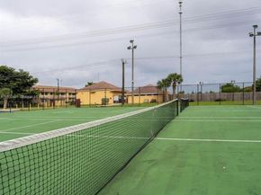 430 NW 214th St 101, Miami Gardens FL 33169