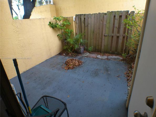 430 NW 214th St 101, Miami Gardens FL 33169