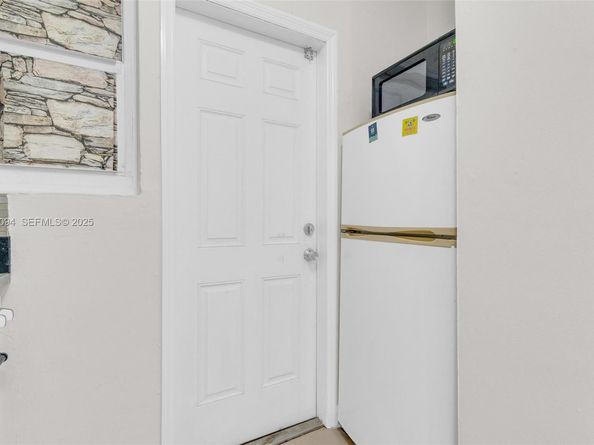 503 75th St 7504, Miami Beach FL 33141