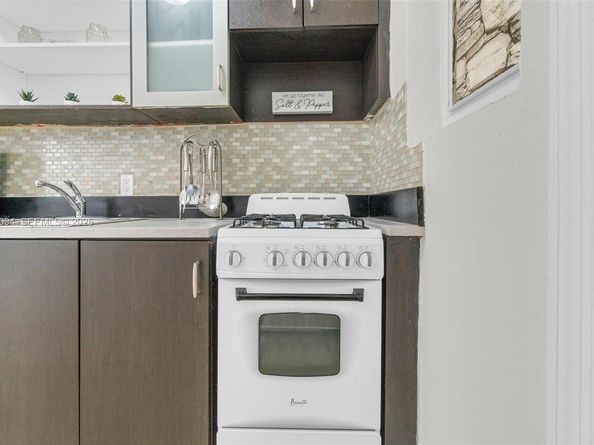 503 75th St 7504, Miami Beach FL 33141