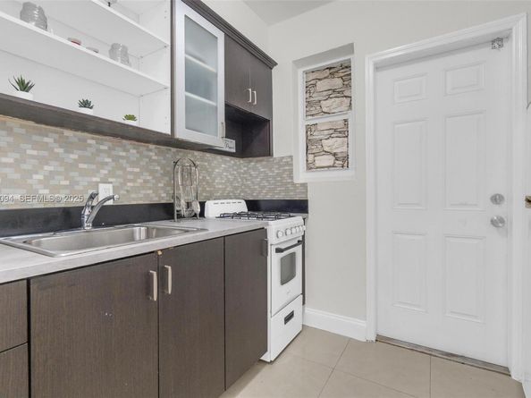 503 75th St 7504, Miami Beach FL 33141