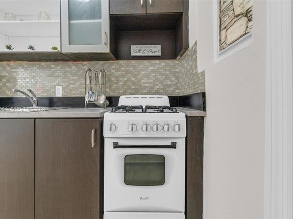 503 75th St 7504, Miami Beach FL 33141