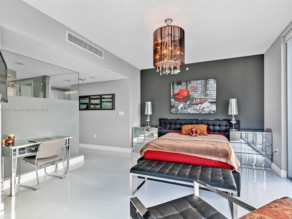 92 SW 3rd St 4510, Miami FL 33130