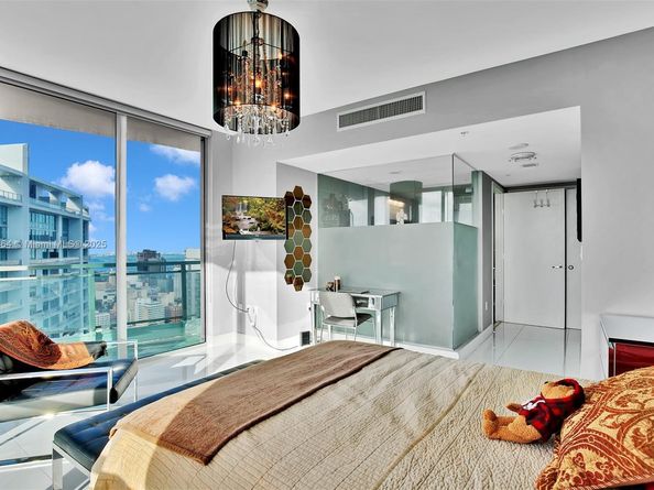 92 SW 3rd St 4510, Miami FL 33130