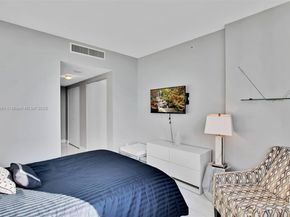 92 SW 3rd St 4510, Miami FL 33130