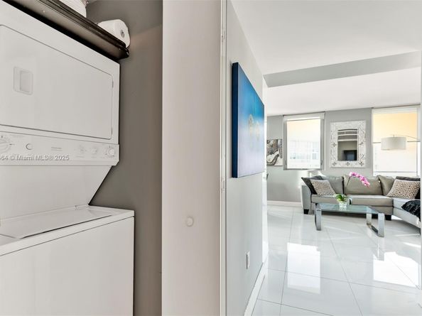 92 SW 3rd St 4510, Miami FL 33130