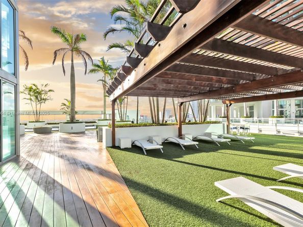 92 SW 3rd St 4510, Miami FL 33130