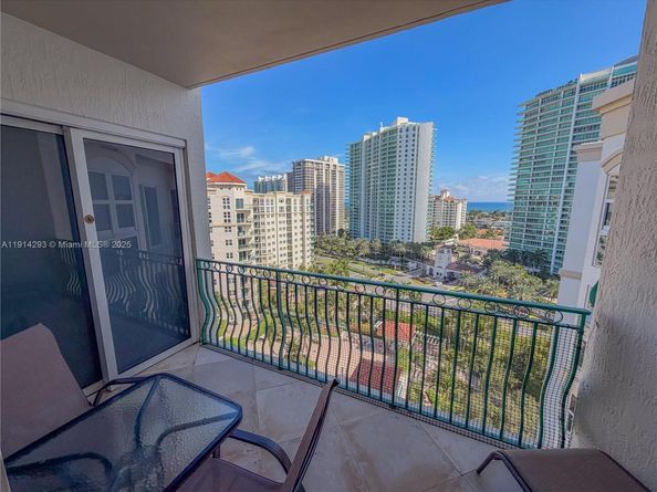 19900 E Country Club Dr TS14, Aventura FL 33180