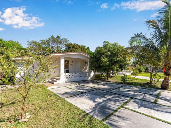 1243 NW 42nd St, Miami FL 33142