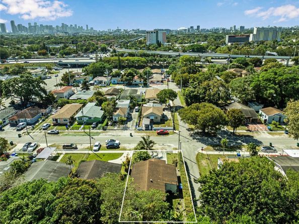 1243 NW 42nd St, Miami FL 33142