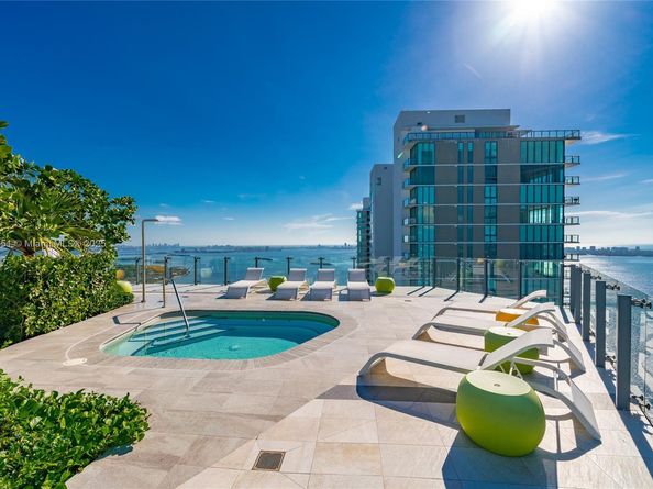 501 NE 31st St 4007, Miami FL 33137