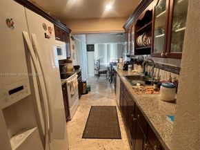 5724 S Bayberry Ln, Tamarac FL 33319