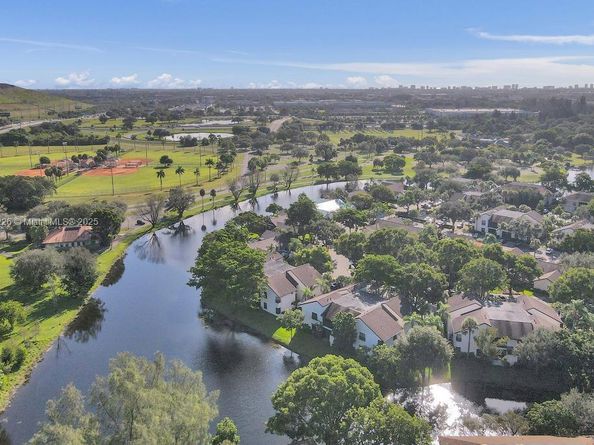 2541 N Carambola Cir N 1832, Coconut Creek FL 33066