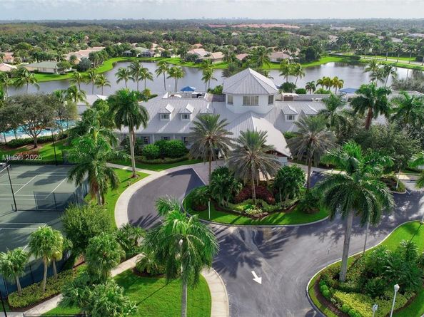 9633 Sandpiper Ln, West Palm Beach FL 33411