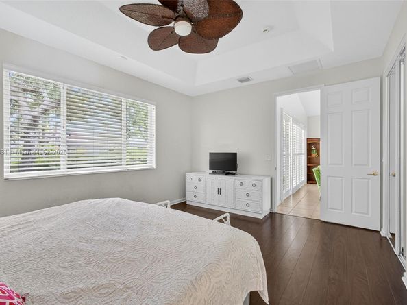 9633 Sandpiper Ln, West Palm Beach FL 33411