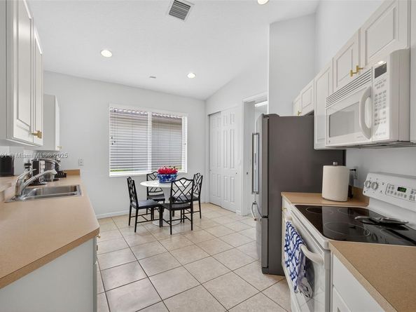 9633 Sandpiper Ln, West Palm Beach FL 33411