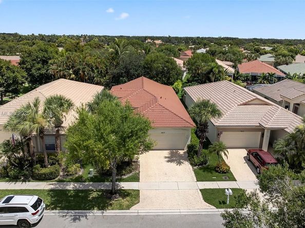 9633 Sandpiper Ln, West Palm Beach FL 33411