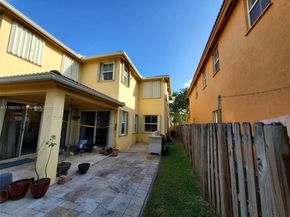 11009 NW 80th Ln, Doral FL 33178