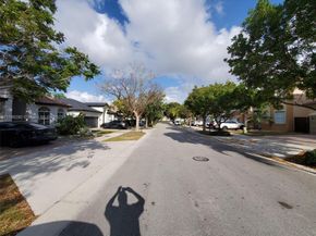 11009 NW 80th Ln, Doral FL 33178