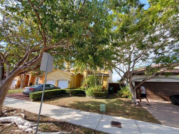 11009 NW 80th Ln, Doral FL 33178