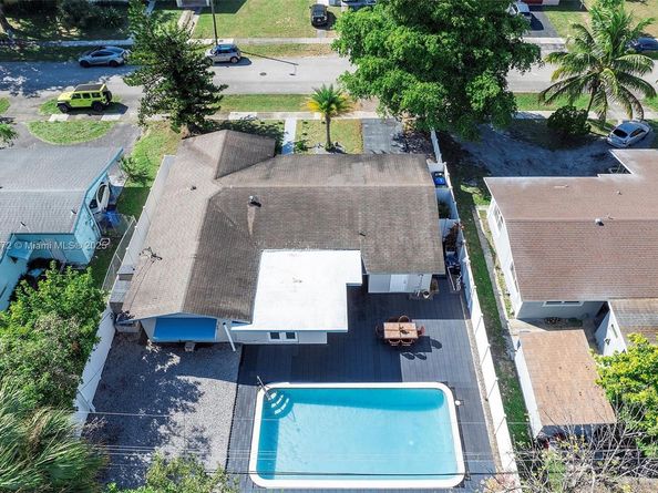 2012 NW 11th Ave, Fort Lauderdale FL 33311