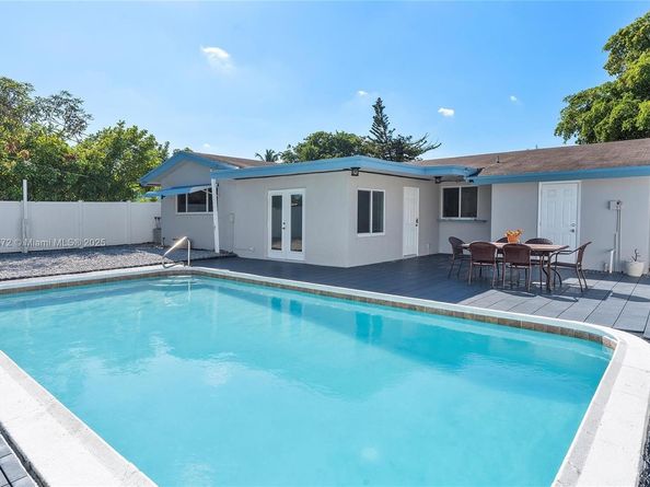 2012 NW 11th Ave, Fort Lauderdale FL 33311