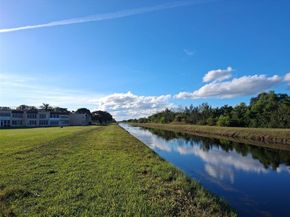 8841 NW Sunrise Lakes Blvd 112, Sunrise FL 33322