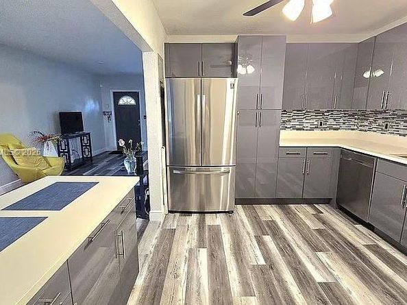 521 E Evanston Cir, Fort Lauderdale FL 33312